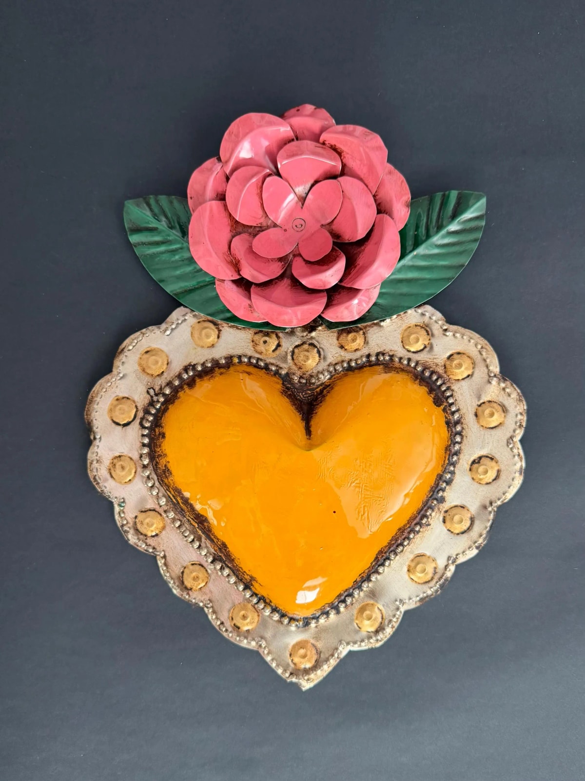 Ex-voto Mexican Sacred Heart, Tin Wall Decor, Milagro Folk Art, Hojas con Rosa 8”x 10”